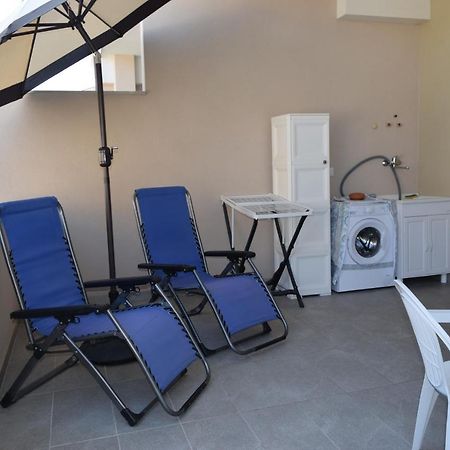 Casa Vacanze Lombardo Санта Тереза ди Рива Екстериор снимка