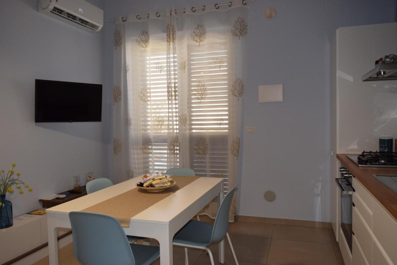 Casa Vacanze Lombardo Санта Тереза ди Рива Екстериор снимка
