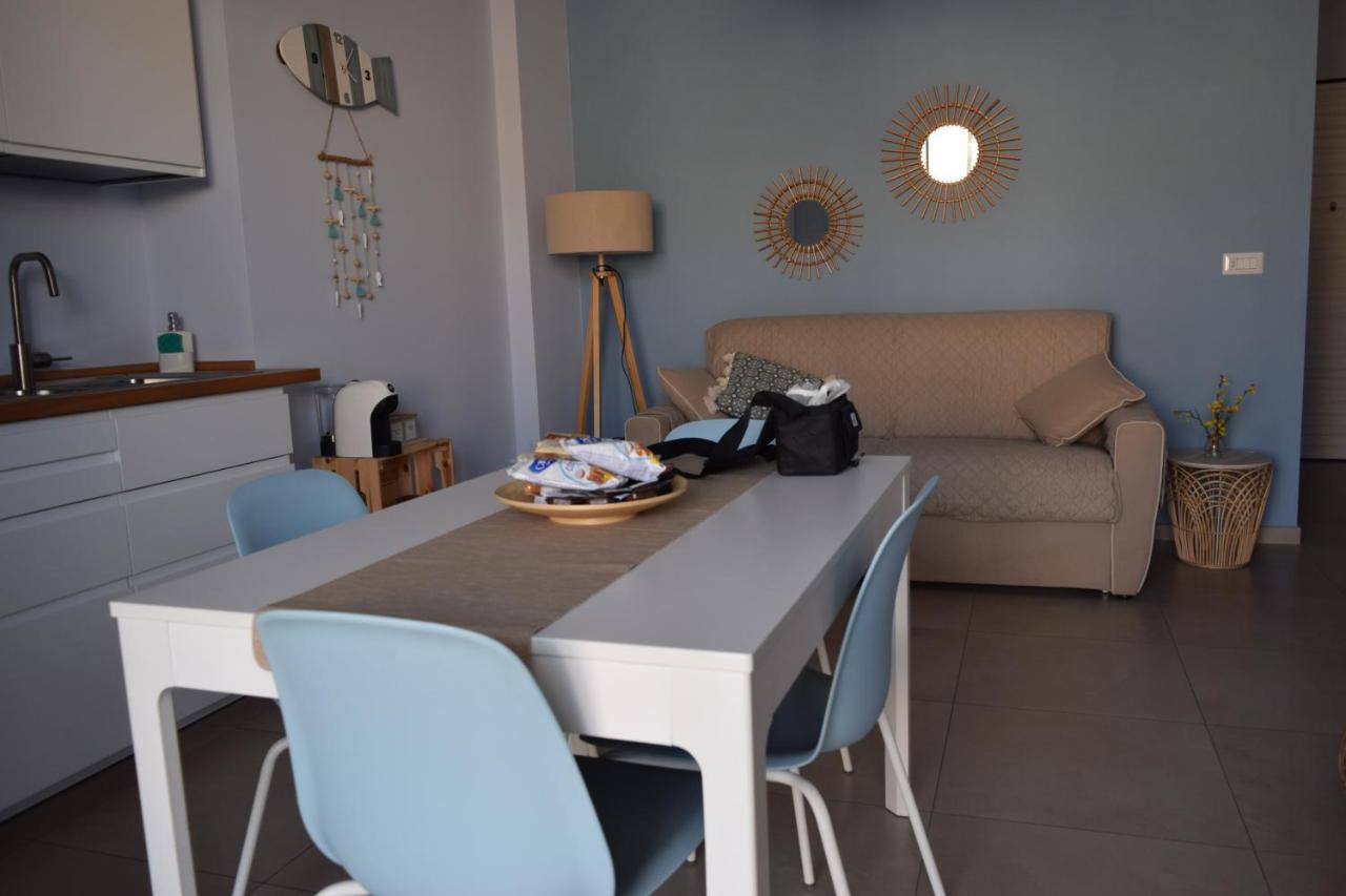 Casa Vacanze Lombardo Санта Тереза ди Рива Екстериор снимка