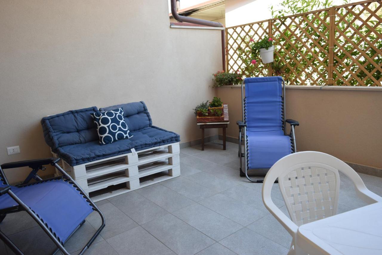 Casa Vacanze Lombardo Санта Тереза ди Рива Екстериор снимка