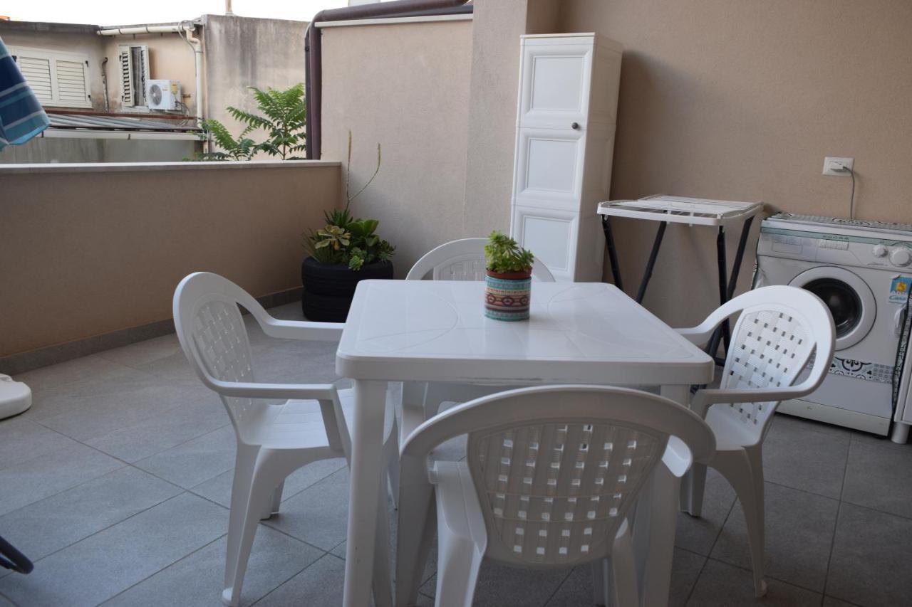 Casa Vacanze Lombardo Санта Тереза ди Рива Екстериор снимка