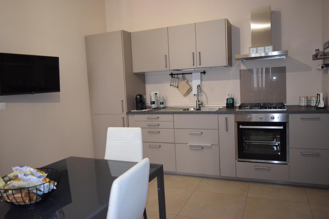 Casa Vacanze Lombardo Санта Тереза ди Рива Екстериор снимка
