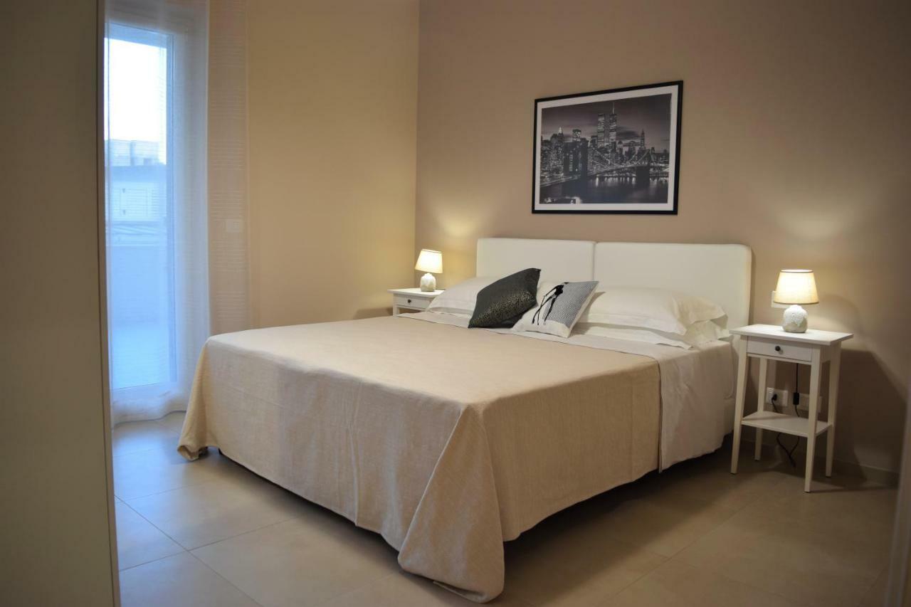 Casa Vacanze Lombardo Санта Тереза ди Рива Екстериор снимка