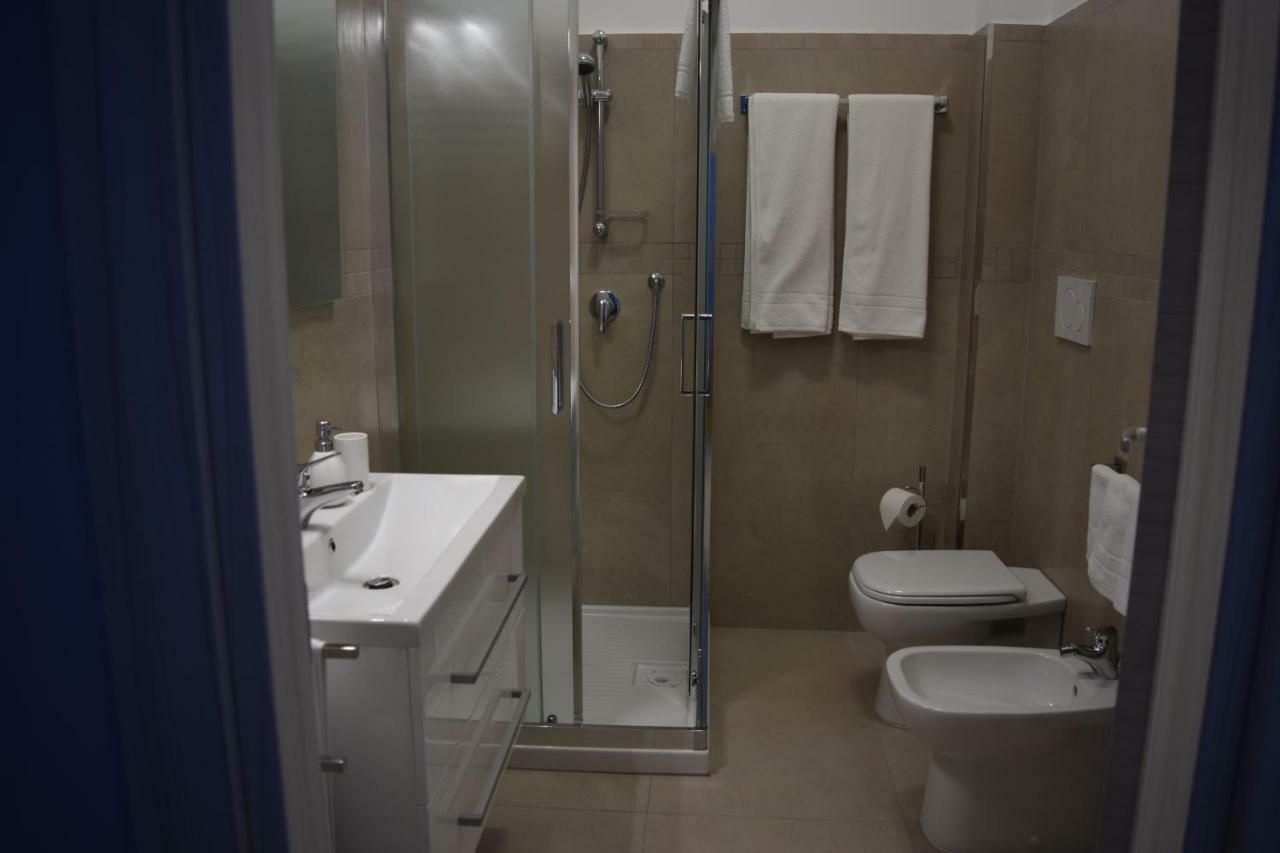 Casa Vacanze Lombardo Санта Тереза ди Рива Екстериор снимка