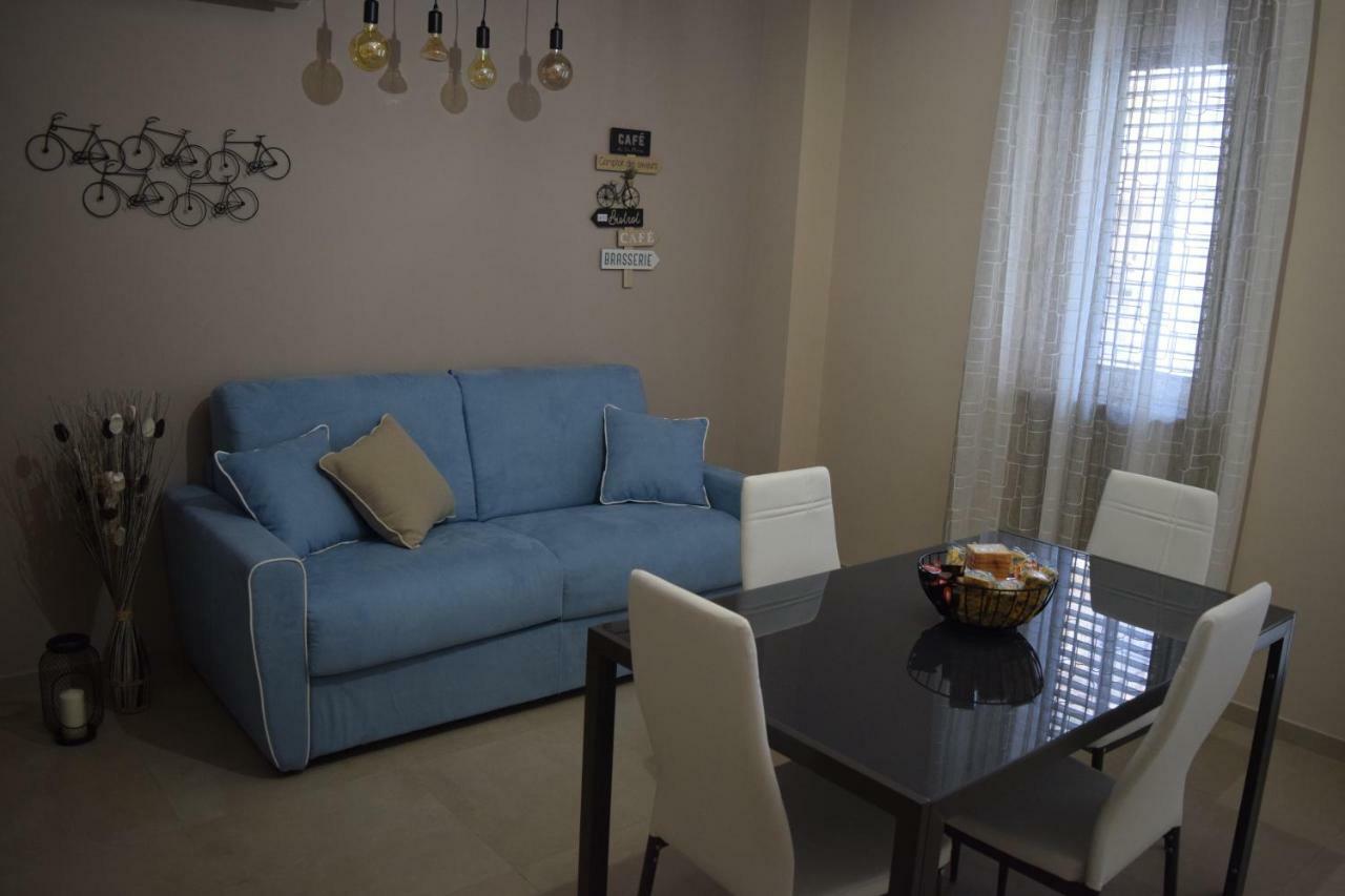 Casa Vacanze Lombardo Санта Тереза ди Рива Екстериор снимка