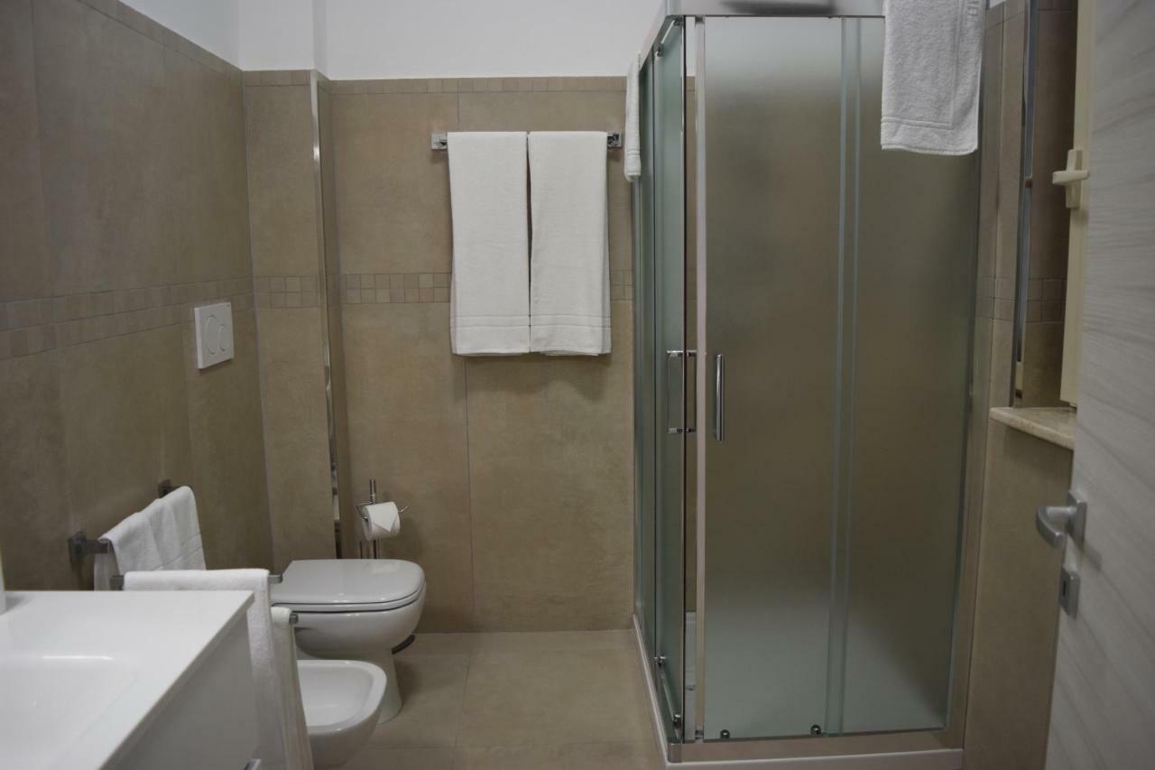 Casa Vacanze Lombardo Санта Тереза ди Рива Екстериор снимка