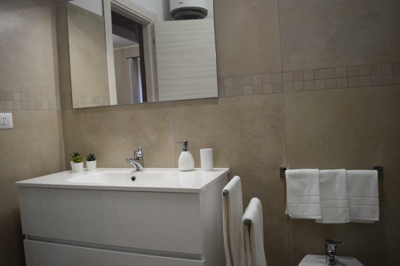 Casa Vacanze Lombardo Санта Тереза ди Рива Екстериор снимка